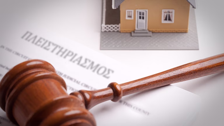 Η κυβέρνηση της ανισότητας νομοθετεί υπέρ των εταιρειών διαχείρισης, funds και σε βάρος των υπερχρεωμένων δανειοληπτών