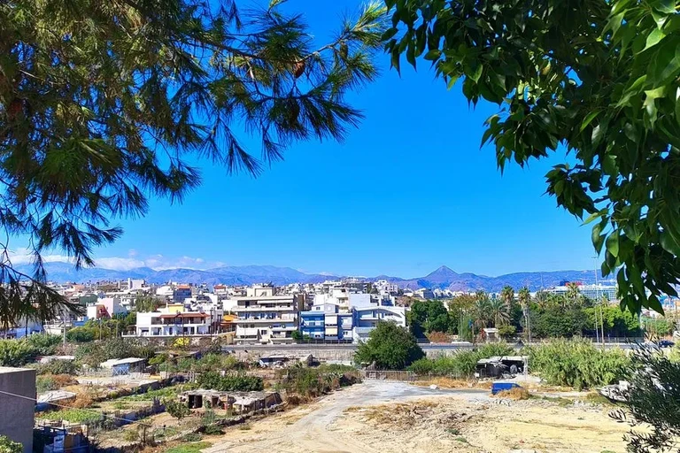Στο «κόκκινο» η Αλικαρνασσός για τις «γκρίζες ζώνες» του Κτηματολογίου