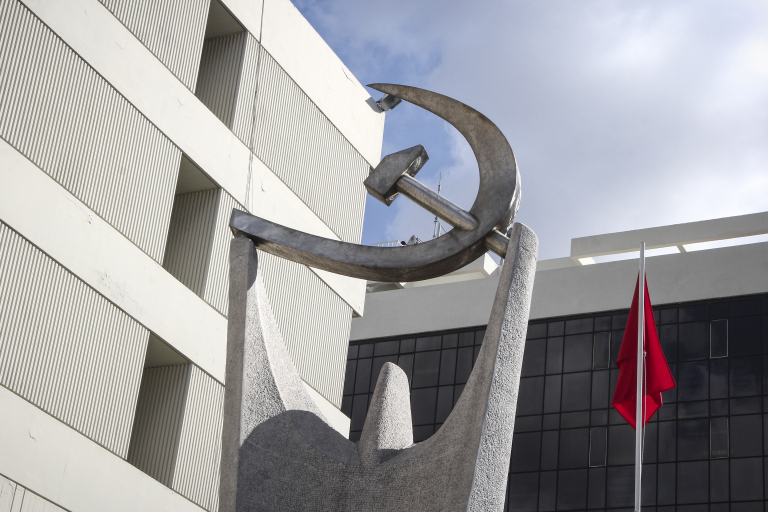 Απόφαση ΚΕ ΚΚΕ: Στήριξη του λαϊκού αγώνα, ανατροπή του συστήματος εκμετάλλευσης και πολέμου