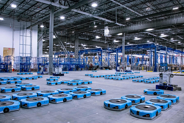 Amazon: Ποια στρατηγική ακολουθεί για να «ρομποτικοποιήσει» την ευρωπαϊκή αγορά;