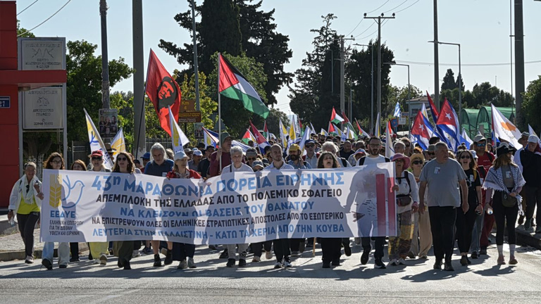 Σε εξέλιξη η 43η Μαραθώνια Πορεία Ειρήνης – Τερματισμός και συναυλία στο Σύνταγμα στις 20:00