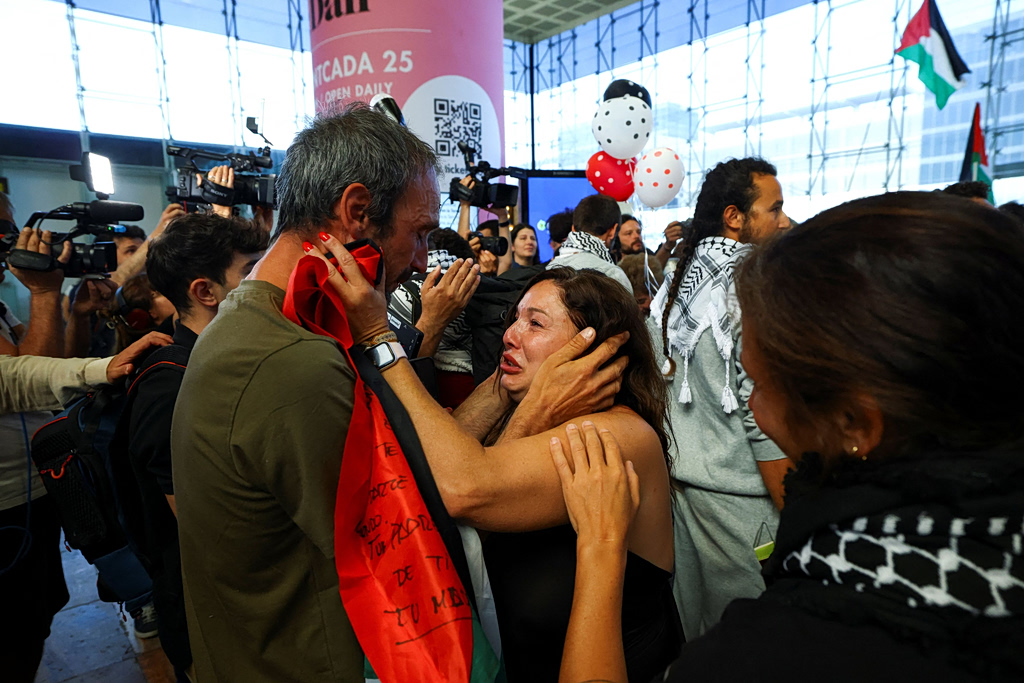 Global Sumud Flotilla: «Mακράν η πιο σοβαρή βία και επιθέσεις που έχουμε αντιμετωπίσει» – Προσοχή σκληρή εικόνα