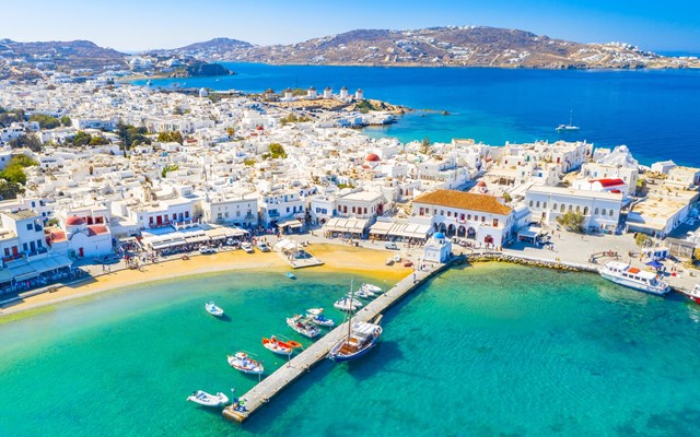 Σε ποια νησιά βάζει "φρένο" το νέο χωροταξικό πλαίσιο για τον τουρισμό - Πώς το υποδέχονται οι τουριστικοί παράγοντες