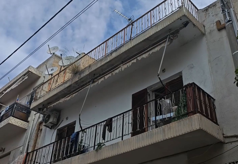 Άγιοι Ανάργυροι: «Δεν ήταν κακοποιημένα» – Τι λέει ο παππούς των τριών παιδιών που ζούσαν σε άθλιες συνθήκες