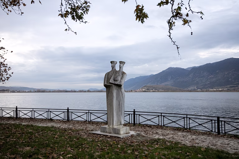 Καιρός: Θερμοκρασίες έως 34 βαθμούς – Σποραδικές καταιγίδες στα δυτικά ηπειρωτικά και τη Μακεδονία