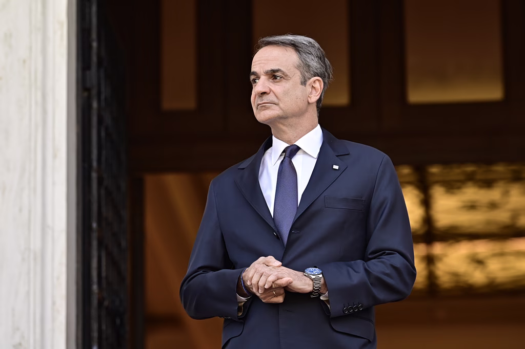 Οι (πολλές) δεξιές μάχες της ΝΔ – Πώς αντιμετωπίζει ο Μητσοτάκης Καρυστιανού και Σαμαρά