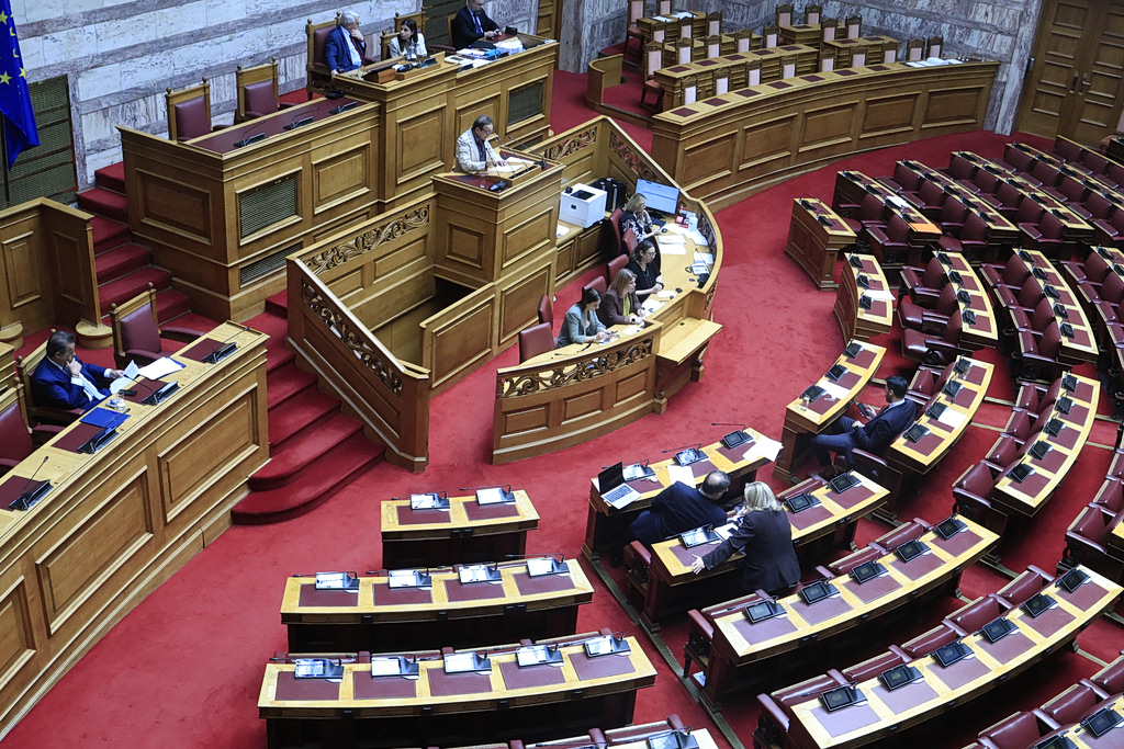 Βουλή: «Αυλαία» για τη συνταγματική αναθεώρηση