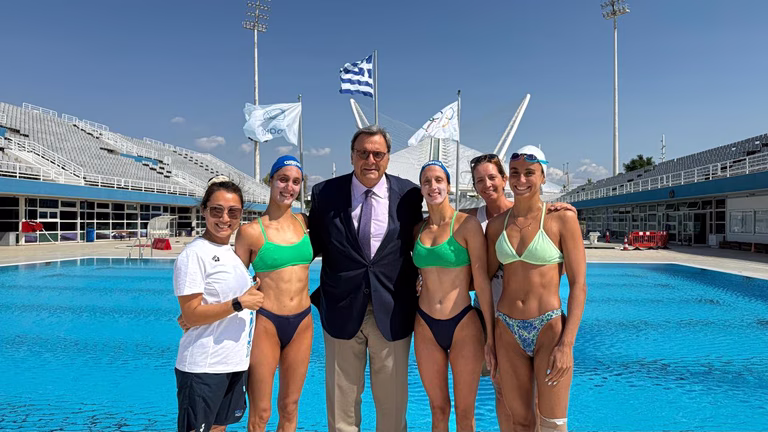 Οι τρίδυμες αδελφές Αλεξανδρή θα αγωνίζονται πλέον στην καλλιτεχνική κολύμβηση με το ελληνικό εθνόσημο