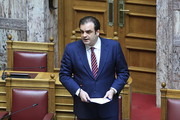 Πιερρακάκης: Αυξάνεται στα 1.600 ευρώ το όριο ακατάσχετου λογαριασμού