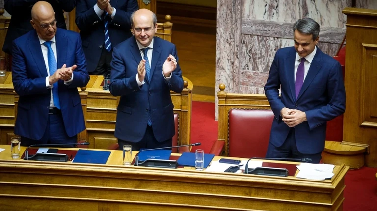 ΝΔ: Στο προσκήνιο η μετά Μητσοτάκη εποχή μέσα από τις παρεμβάσεις των επίδοξων εσωκομματικών παικτών