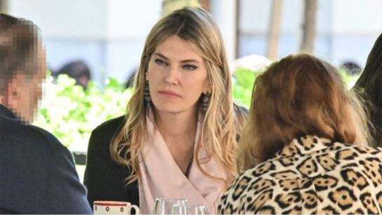 Εύα Καϊλή: Σπάνια δημόσια εμφάνιση στο κέντρο της Αθήνας – Φωτογραφίες