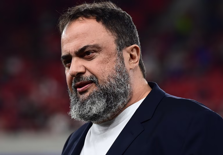 Μόνος απέναντι σε όλους: Ο Μαρινάκης δεν λύγισε από τη συμμαχία Αλαφούζου, Ηλιόπουλου, Σαββίδη