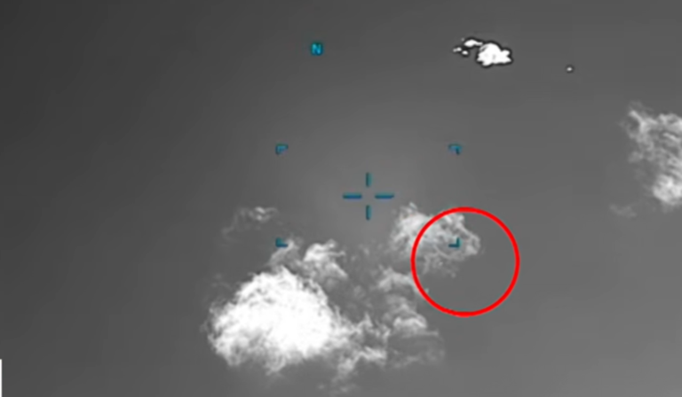 UFO στην Ελλάδα: Η κυβέρνηση Τραμπ δημοσίευσε βίντεο – Στο φως αρχεία του Πενταγώνου