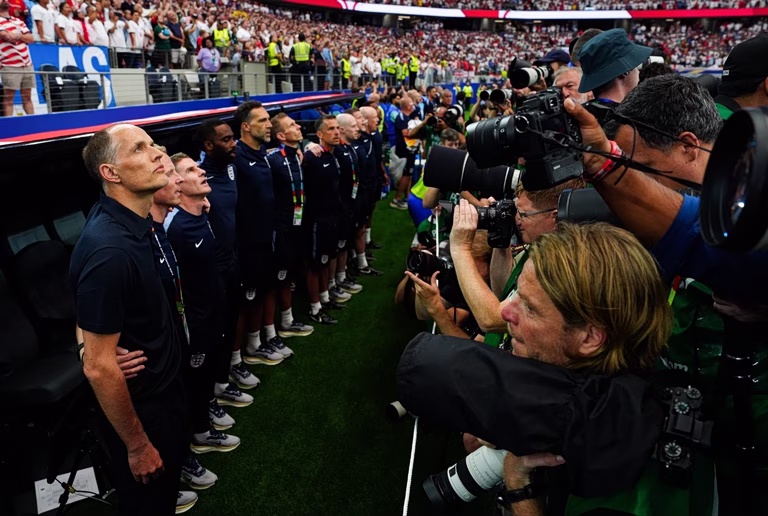Παράπονα στη FIFA από Τούχελ για τους φωτογράφους: «Δεν μπορούσα να δω την ομάδα μου»