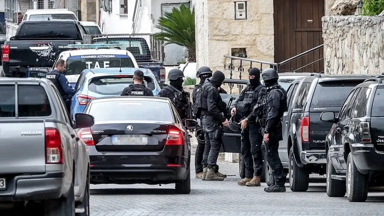 Κρήτη: 13 όπλα χρησιμοποιήθηκαν στο μακελειό στα Βορίζια – Εντοπίστηκαν 124 κάλυκες – Τι έδειξε η βαλλιστική της ΕΛ.ΑΣ.
