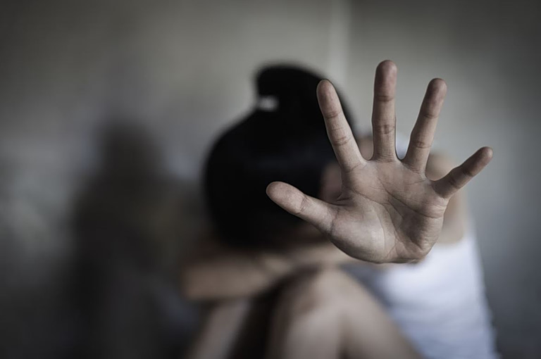 Κρήτη: Καταγγελία 18χρονης Βρετανίδας για βιασμό σε μπαρ στα Μάλια – Συνελήφθη 19χρονος