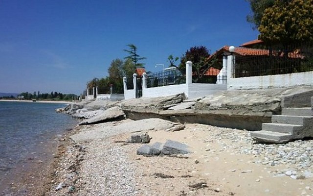 Παράταση στις αιτήσεις για παραχώρηση απλής χρήσης τμήματος αιγιαλού ή παραλίας σε όμορη επιχείρηση ή ναυταθλητικό σωματείο