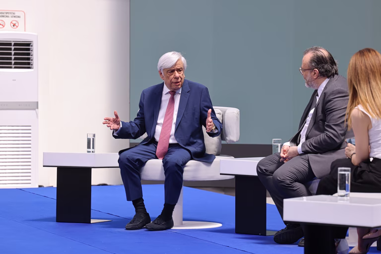 OT FORUM – Παυλόπουλος: Δεν θεωρώ αναγκαία τη συνταγματική αναθεώρηση, χρειάζεται σεβασμός στο Σύνταγμα – Διαρκής απειλή η Τουρκία