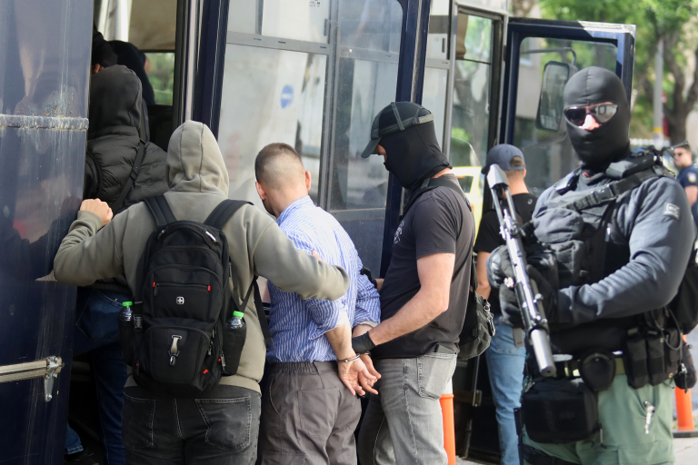 Κάτω Τιθορέα: Δίωξη για πέντε κακουργήματα άσκησε η εισαγγελέας στους οκτώ συλληφθέντες για τη ληστεία