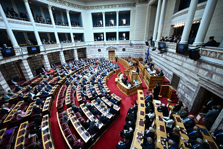 «Περιφερόμενος κίνδυνος ο Μητσοτάκης»: Πυρά κομμάτων στην κυβέρνηση και επικρίσεις για την υπόθεση του drone στη Λευκάδα