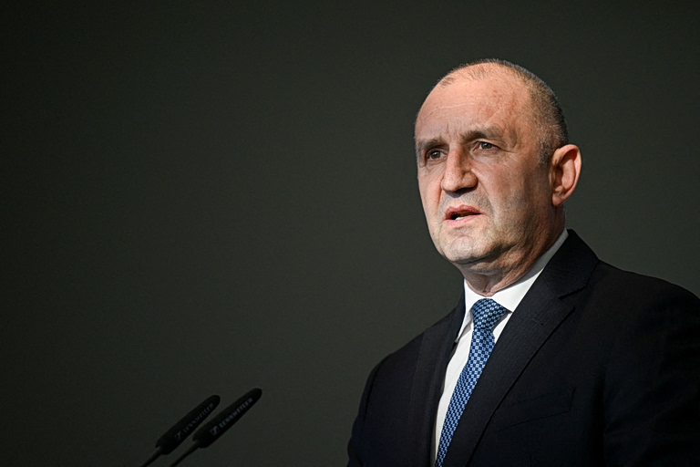 Βουλγαρία: Δίνει διορία για την παραμονή αμερικανικών στρατιωτικών αεροσκαφών – Τι ζητά ως αντάλλαγμα