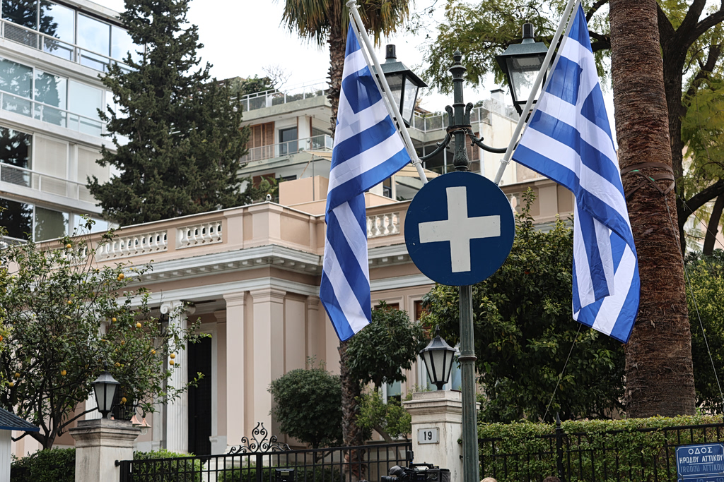«Εκρήξεις» στο Μαξίμου ένα σαββατιάτικο πρωινό…