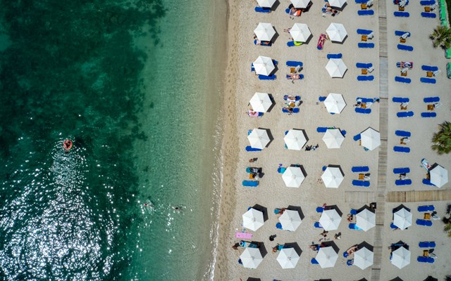 Τουρισμός για Όλους 2026-2027: Επιδότηση έως και 600 ευρώ, σε δύο φάσεις το πρόγραμμα