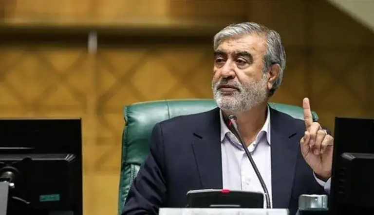 Τραμπ: Θα καθοδηγήσουμε πλοία έξω από τα Στενά του Ορμούζ – Ιράν: Θα παραβιάσετε την εκεχειρία