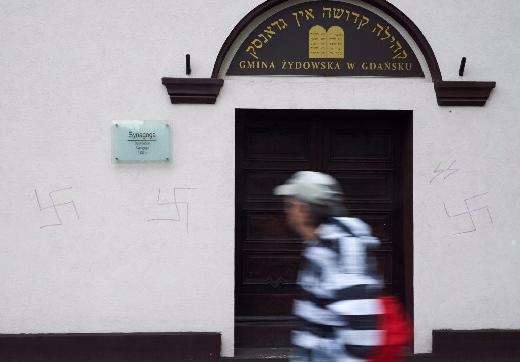 Νέα Υόρκη: Σβάστικες σε σπίτια και συναγωγές – Δείτε βίντεο