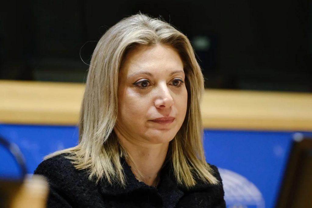 Αντίστροφη μέτρηση για το κόμμα της Μαρίας Καρυστιανού