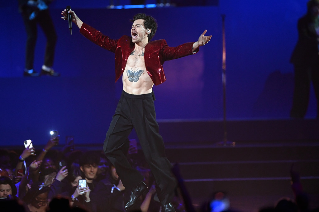 Harry Styles: 12 συναυλίες στο Wembley φέρνουν πάνω από 1 δισ. δολάρια στην οικονομία και ξεπερνούν Taylor Swift και Oasis