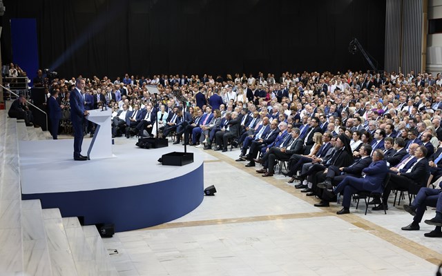 Πακέτο ΔΕΘ: Νέα μείωση εισφορών και αύξηση κατώτατου