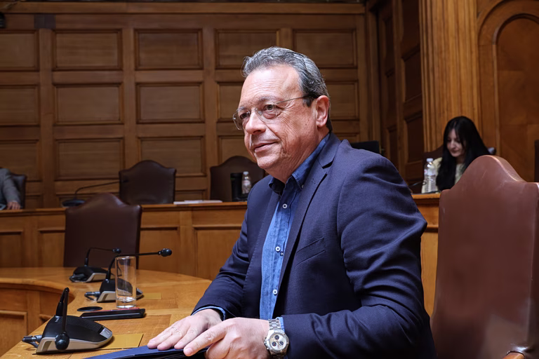 Φτάνει λέει στους «κομμένους» ο Σωκράτης Φάμελλος – «Καρατόμησε» τον Νίκο Παππά από κοινοβουλευτικό εκπρόσωπο