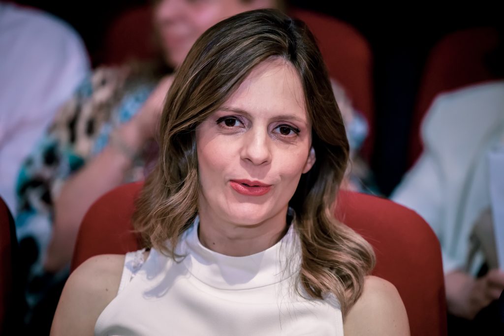 Έφη Αχτσιόγλου: Παραιτείται από τη βουλευτική της έδρα