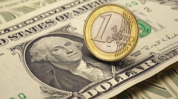 Η Εξέλιξη της Διεθνούς Νομισματικής Ηγεσίας: Από τον Άργυρο και το Χρυσό στον Κανόνα του Δολαρίου