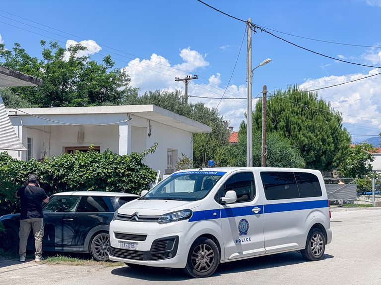 Αίγιο: Το DNA στα νύχια της 54χρονης και το «καθαρό» μαχαίρι – Το Σάββατο το τελευταίο αντίο σε μητέρα και γιο
