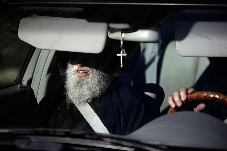 Αυξήσεις ως 99% στους μισθούς των Αρχιερέων –  Αντιδράσεις και συγκρίσεις με τις αμοιβές των γιατρών
