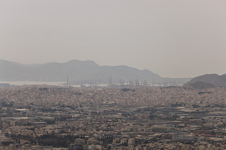 Αφρικανική σκόνη, μικρή πτώση της θερμοκρασίας και… καταιγίδες σήμερα