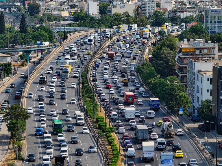 Κίνηση: «Κατακόκκινος» ο Κηφισός – Πού αλλού υπάρχουν προβλήματα