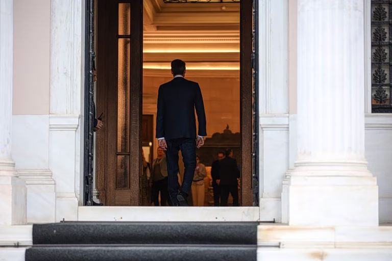 Μαξίμου: Με Βορίδη εισηγητή μεθοδεύει μπλόκο στο Σύνταγμα για να μπλοκάρει εξεταστική υποκλοπών