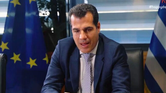 Θάνος Πλεύρης: Η μάχη στη ΜΕΘ και οι πιθανότητες ζωής – «Έλεγα να μην πεθάνω χωρίς να δω τα παιδιά μου»
