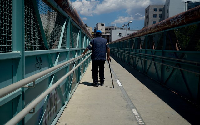 Ποιοι συνταξιούχοι θα πάρουν διπλό το επίδομα των 300 ευρώ (πίνακας)