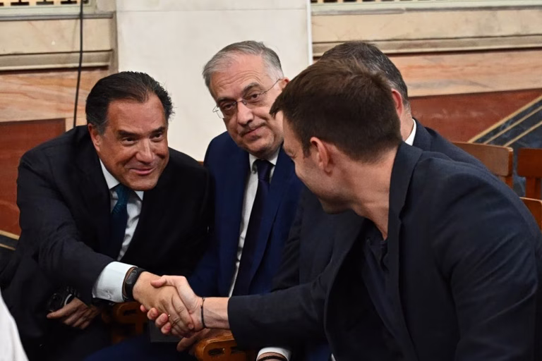 Ο Τσίπρας τους ξεμπροστιάζει για το πόσα λεφτά χάνονται σε ημετέρους και στη λαμογιά, ο Κασσελάκης έκανε τετ α κε και βγήκε δεξιά