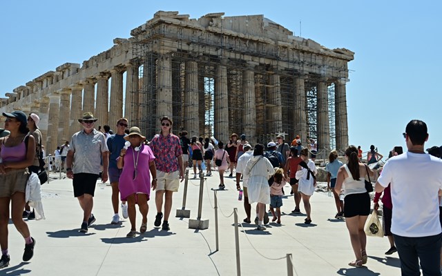 ΙΝΣΕΤΕ: Ανθεκτικός ο ελληνικός τουρισμός - Τάσεις και προκλήσεις