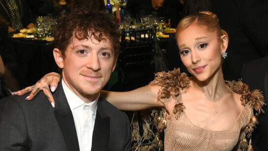 Ariana Grande: Χώρισε μετά από τρία χρόνια με τον Ethan Slater