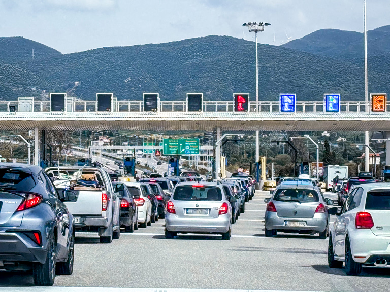 Ομαλοποιήθηκε η κίνηση στα εθνικά οδικά δίκτυα