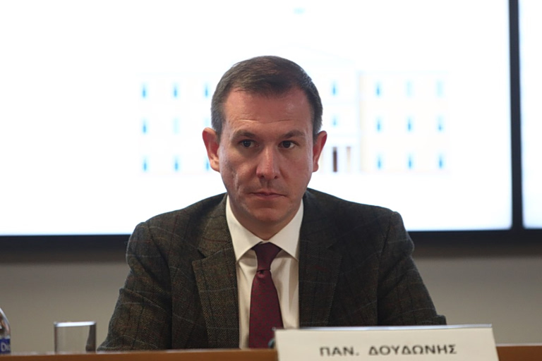 Δουδωνής για υποκλοπές: Αυτοεξευτελιστικές οι τοποθετήσεις παρακολουθούμενων υπουργών – Μείζον πολιτικό θέμα
