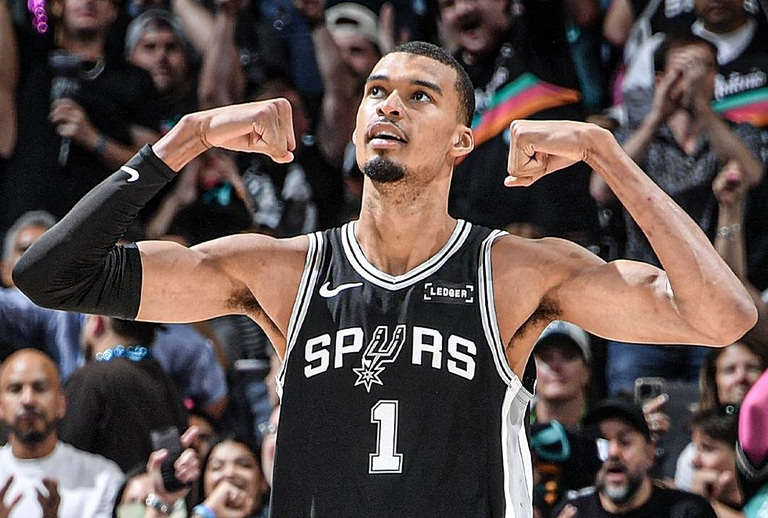 NBA: Έγραψε Ιστορία ο Γουεμπανιάμα και οι Σπερς έκαναν το 3-2