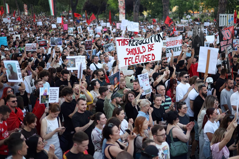 Νέες διαμαρτυρίες πολιτών στην Αλβανία εναντίον του τουριστικού σχεδίου που συνδέεται με τον Τραμπ