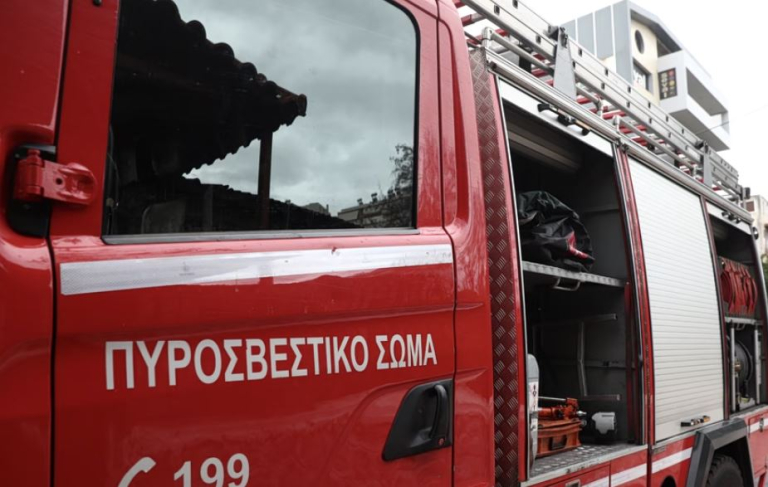 Κολωνός: Φωτιά σε διαμέρισμα – Επιχείρηση της Πυροσβεστικής για την κατάσβεσή της